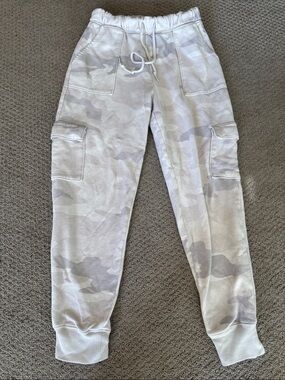 Victoria’s Secret Pink: Light Gray Camo cotton Cargo Jogger Sweatpants